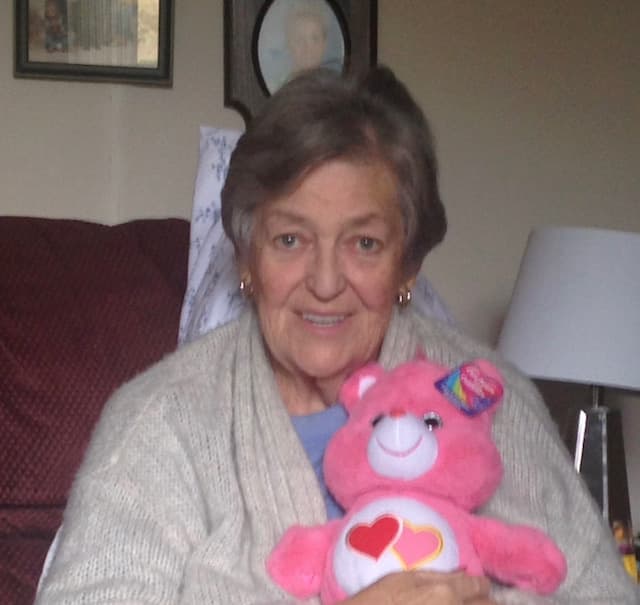 Shirley Ann Petrie (Holowatiuk) Warkentin